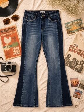 Dear John Two-Tone Flare Panorama Stretch Med Wash Denim Jeans. Ladies 30